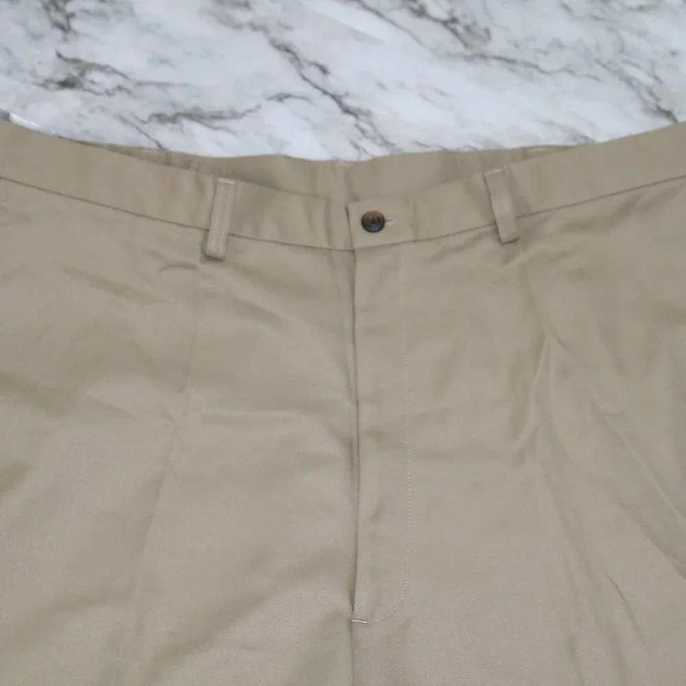 HAGGAR Shorts Khaki Flat Front Classic Gabardine Tan Size 40